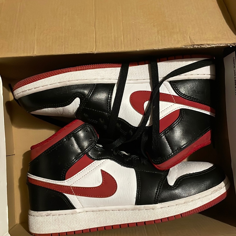 Jordan 1s sneakers